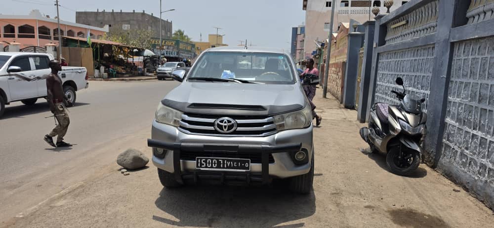 Toyota Hilux 2017, boîte manuelle, 205 000 km