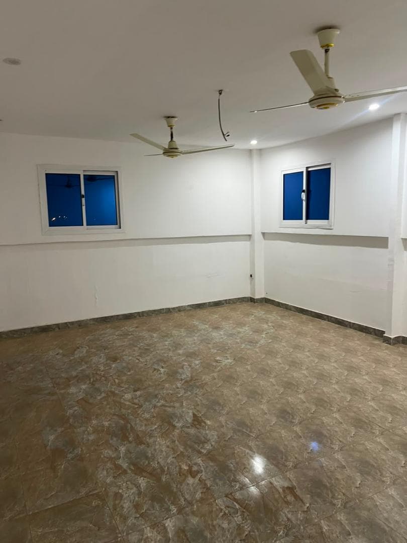 Appartement F2 spacieux avec double toilette